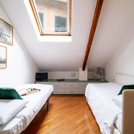Apartment Cinema House By Portofinohomes